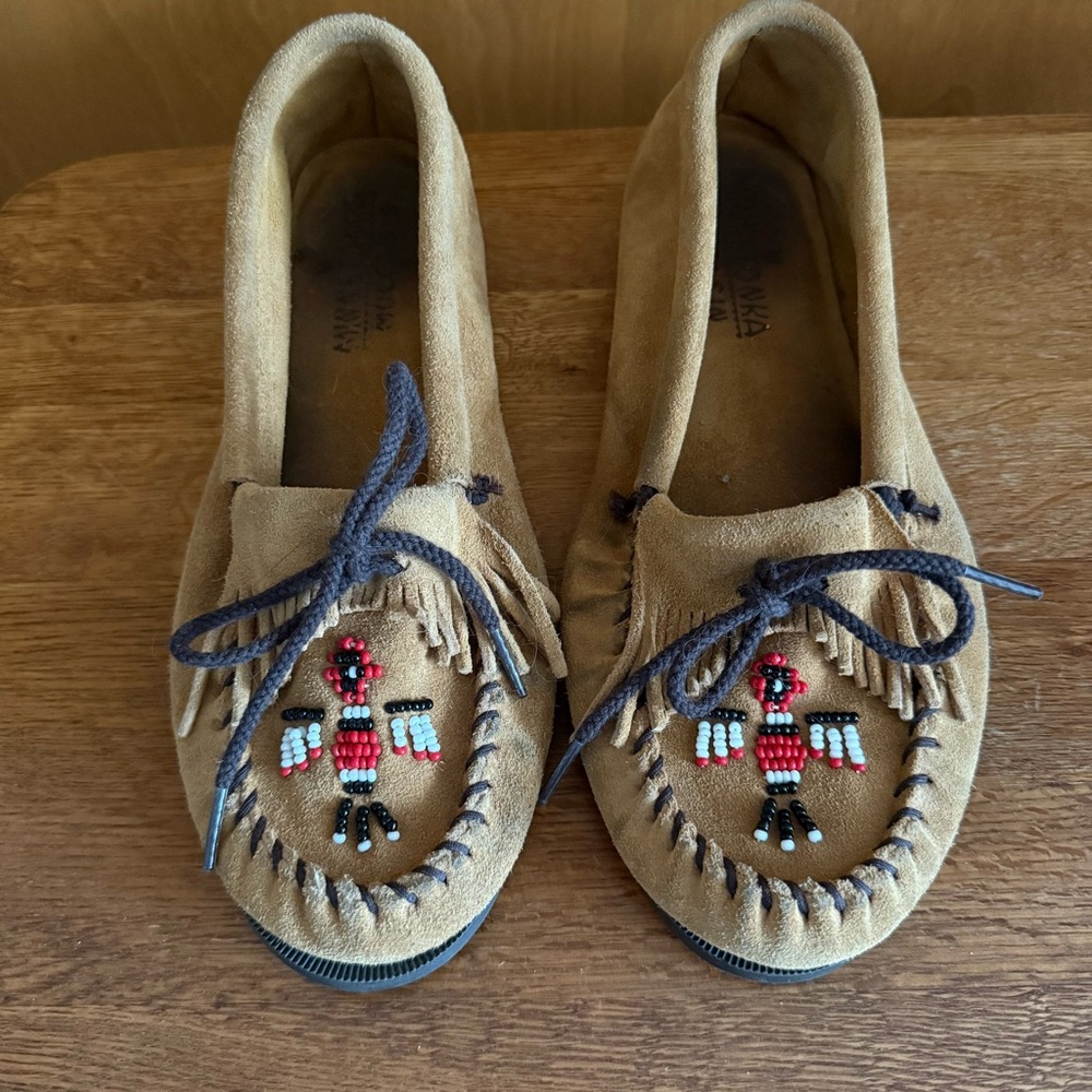 Minnetonka Women's Thunderbird Moccasin